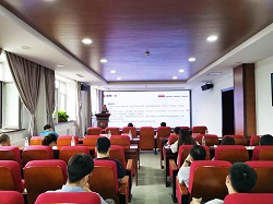 Z6尊龙凯时金控公司开展“风险防范之合规管理”专题培训